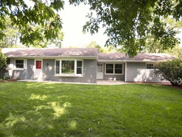 11800 Timberline LANE, Hales Corners, WI 53130