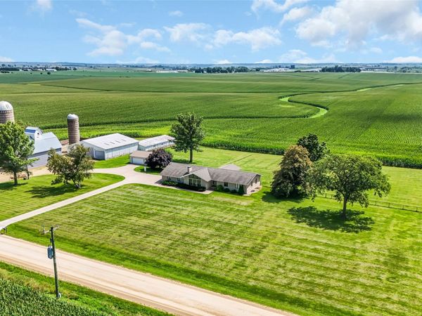 1766 Fernow Road, Marion, IA 52302