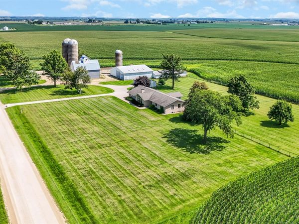 1766 Fernow Road, Marion, IA 52302