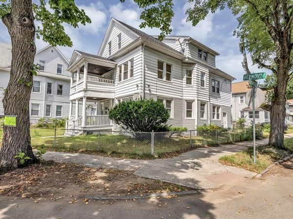 32-34 Vermont St, Springfield, MA 01108