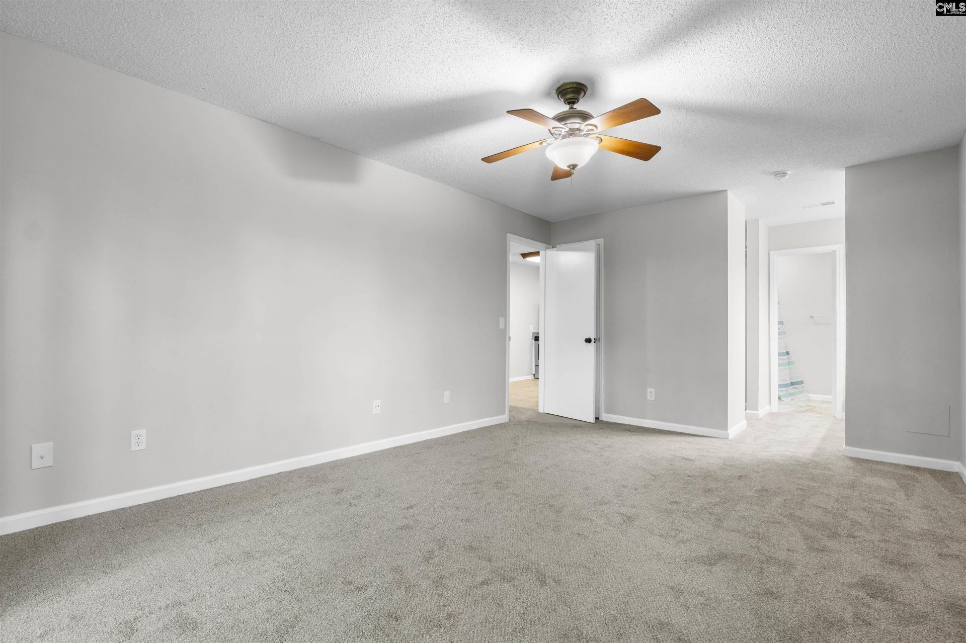 625 Edgewater Lane Photo 12