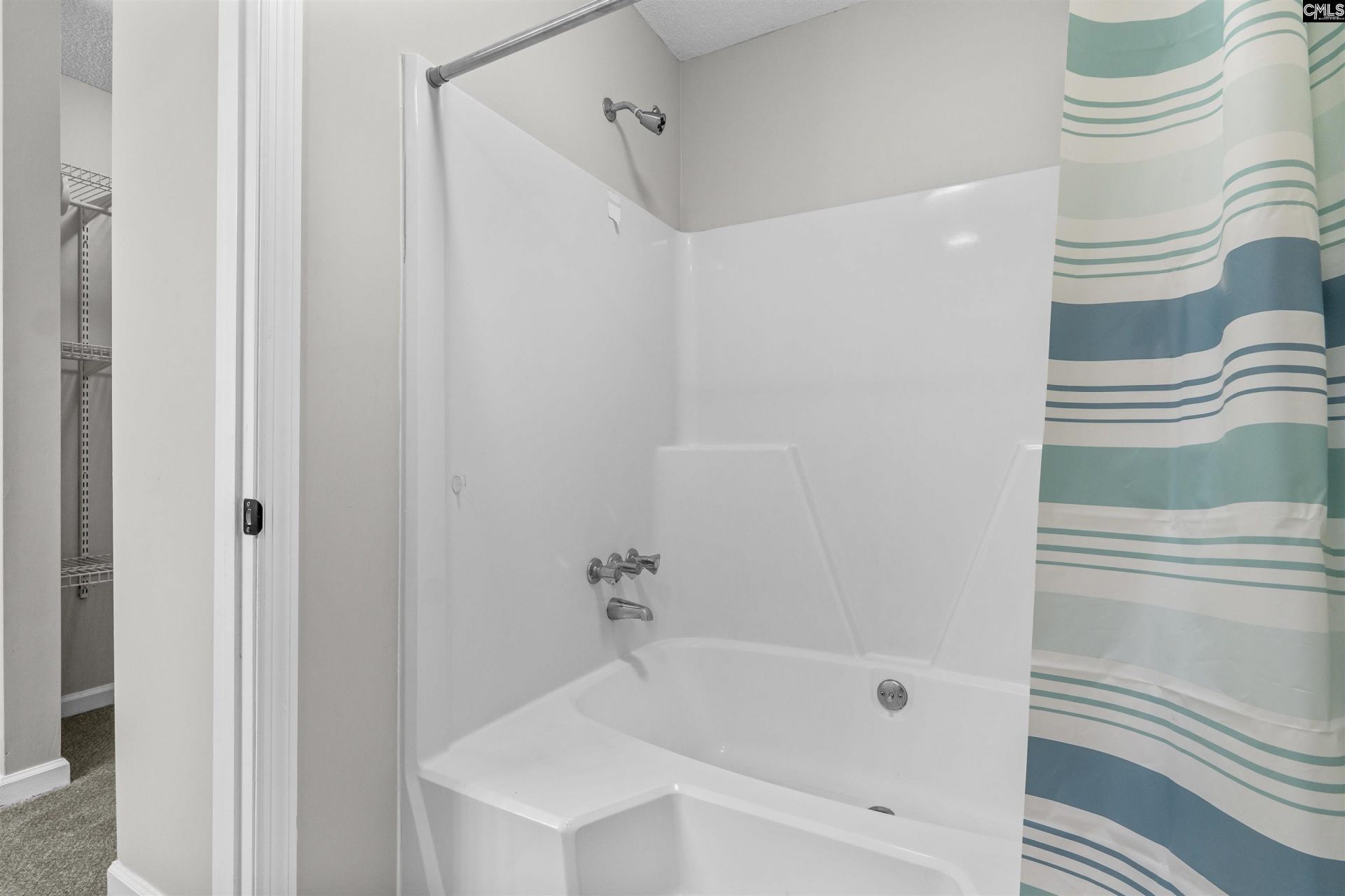 625 Edgewater Lane Photo 14
