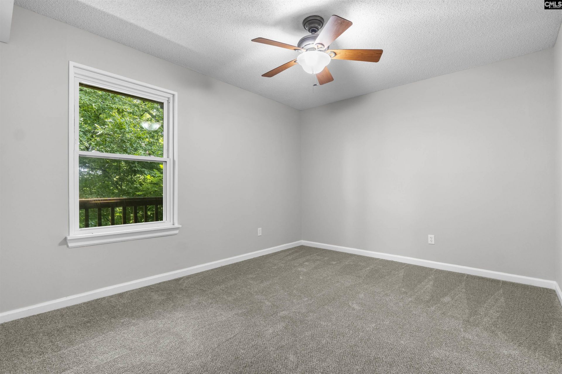 625 Edgewater Lane Photo 18