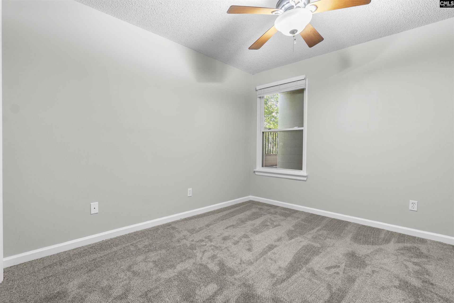 625 Edgewater Lane Photo 20