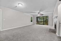 625 Edgewater Lane photo 4