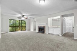 625 Edgewater Lane photo 4