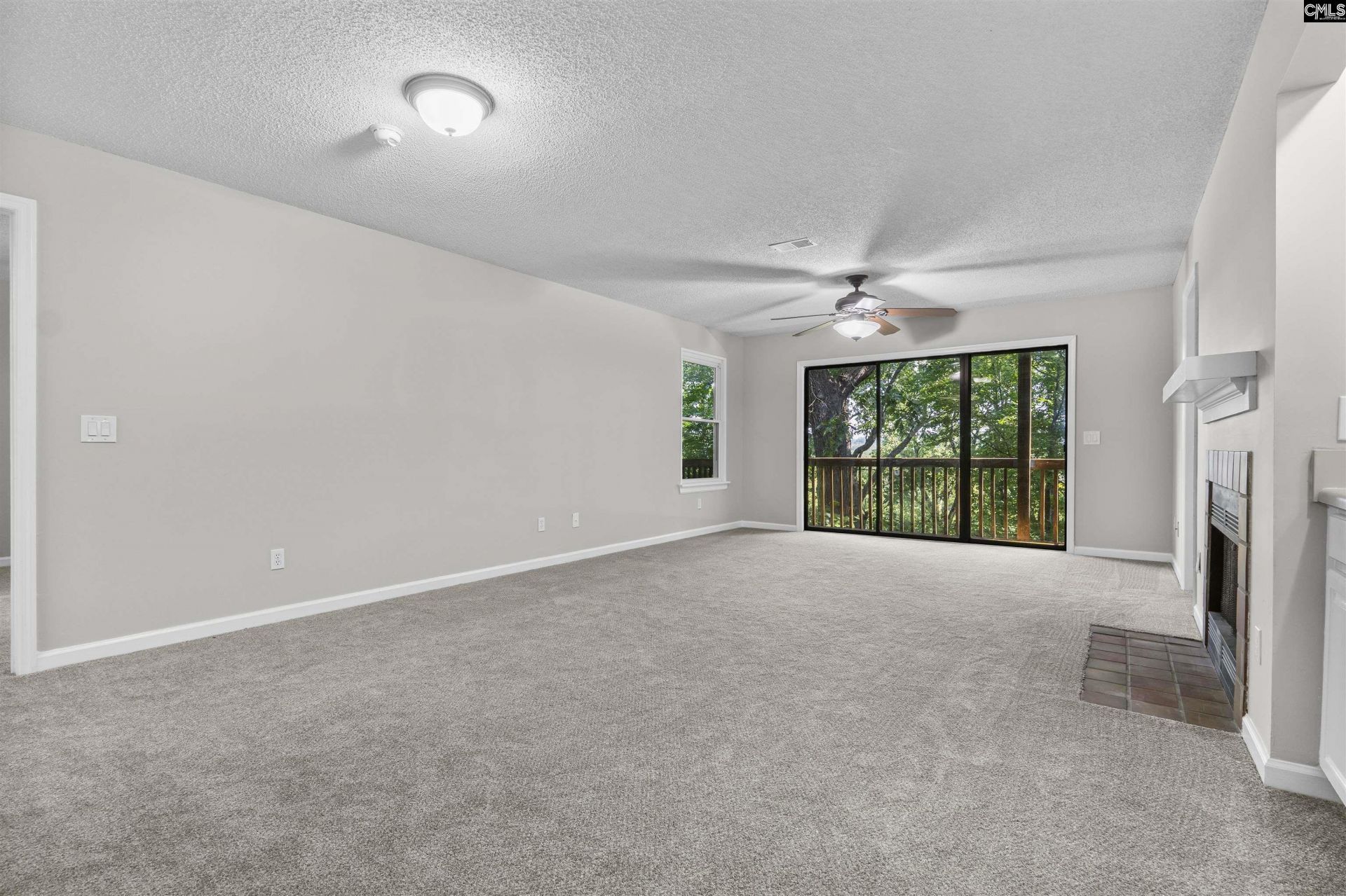 625 Edgewater Lane Photo 5