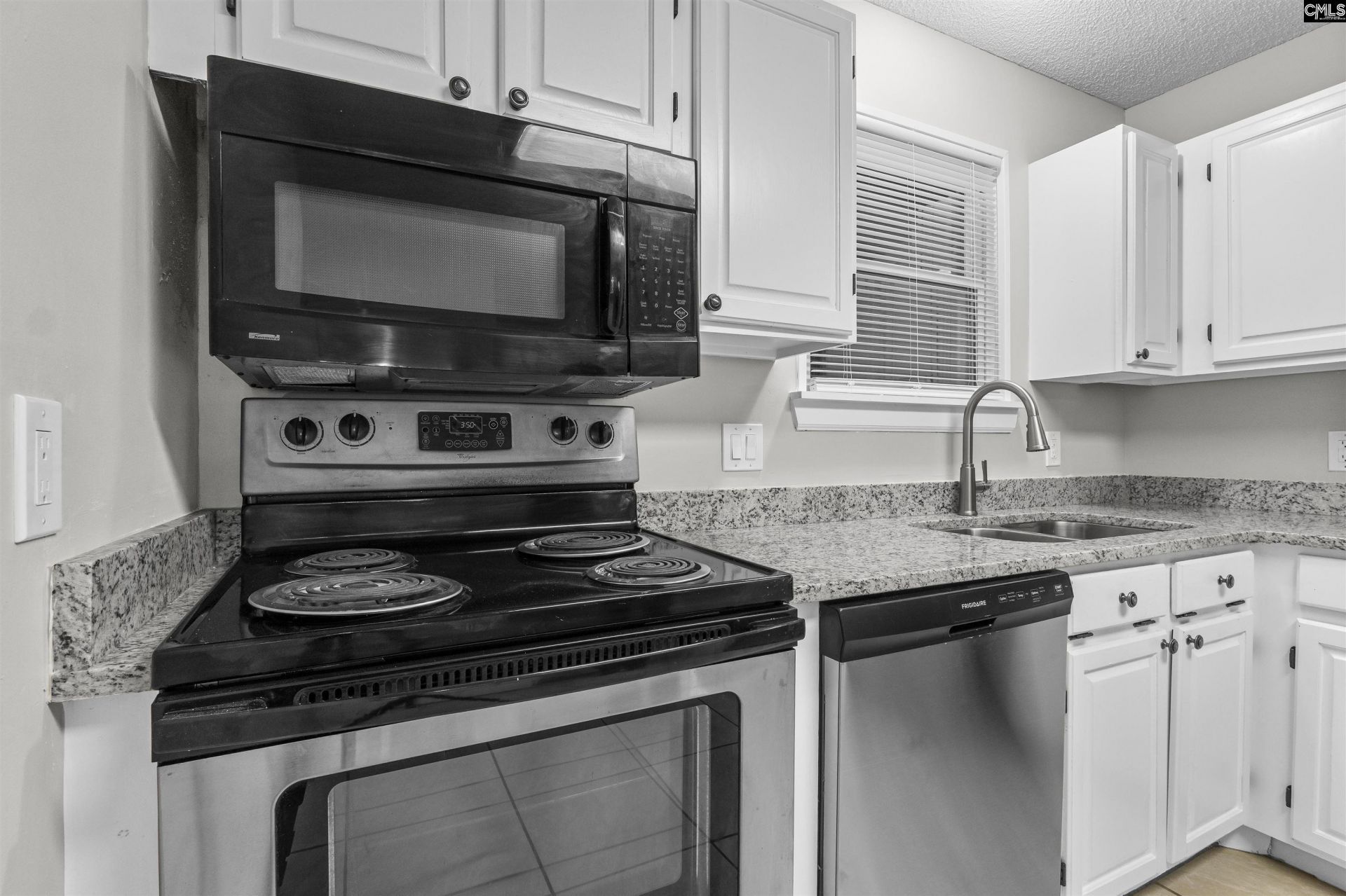 625 Edgewater Lane Photo 9
