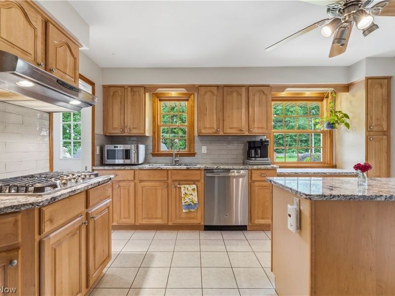 7068 Middlebrook Boulevard , Middleburg Heights, OH 44130 Photo 15
