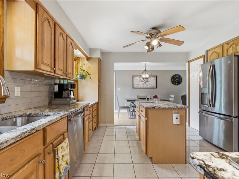 7068 Middlebrook Boulevard , Middleburg Heights, OH 44130 Photo 18