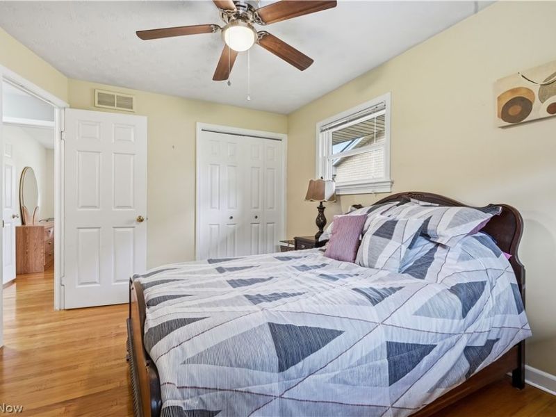 7068 Middlebrook Boulevard , Middleburg Heights, OH 44130 Photo 26