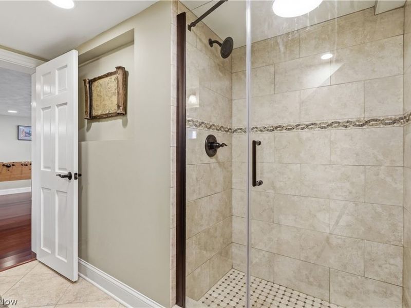 7068 Middlebrook Boulevard , Middleburg Heights, OH 44130 Photo 37
