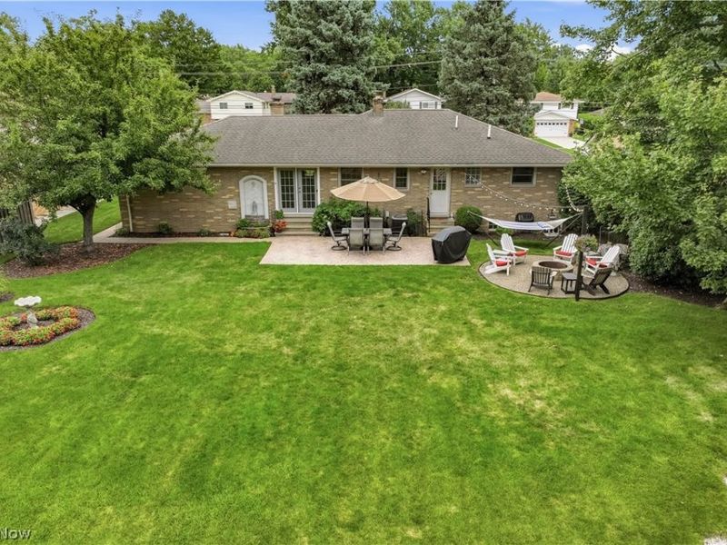 7068 Middlebrook Boulevard , Middleburg Heights, OH 44130 Photo 7