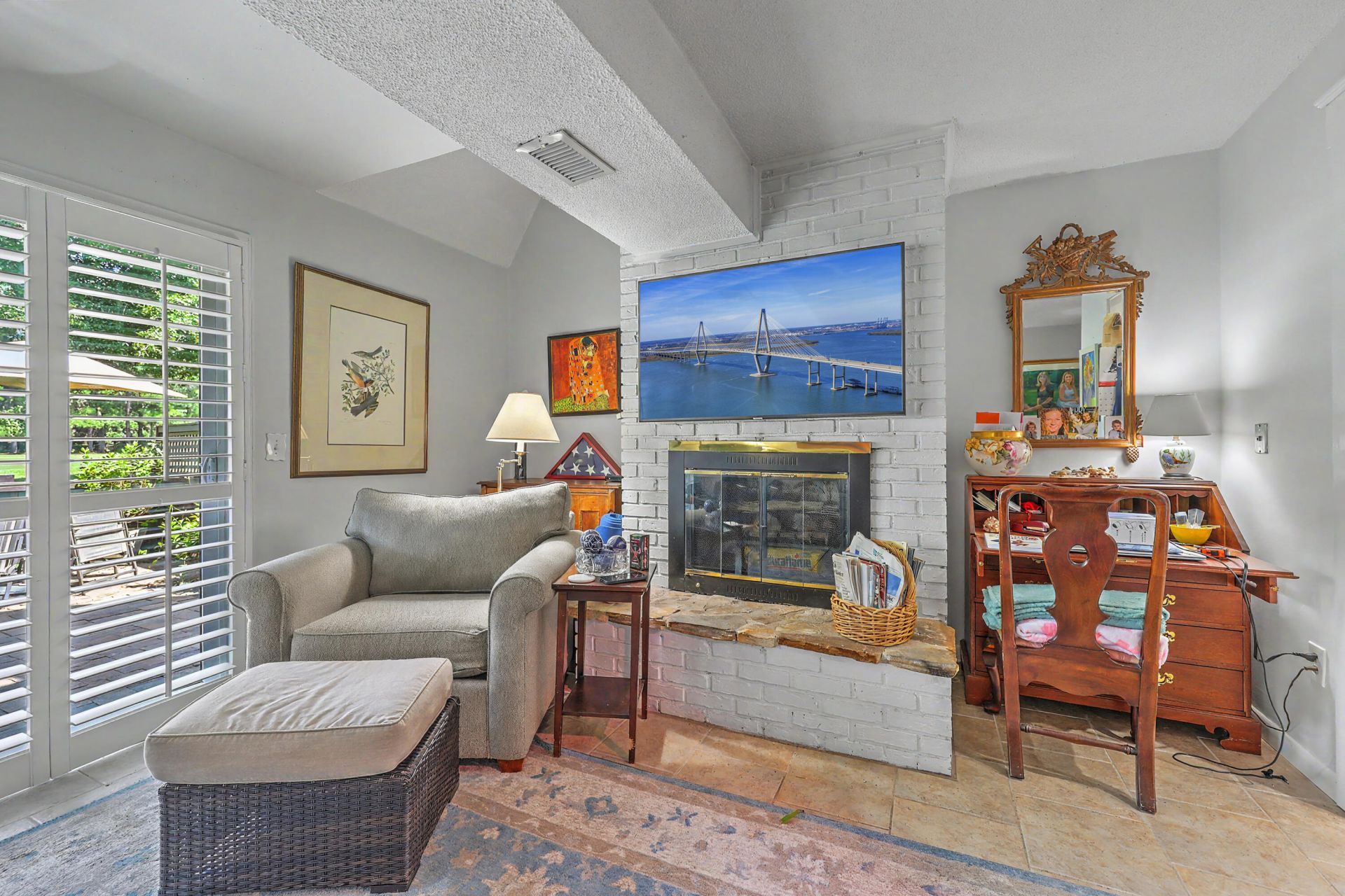 106 Ventura Place Photo 11