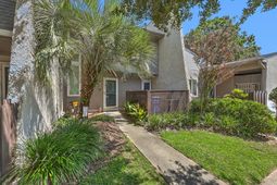 106 Ventura Place photo 4