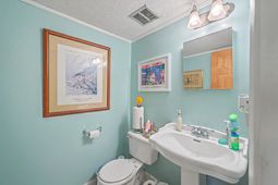 106 Ventura Place photo 4