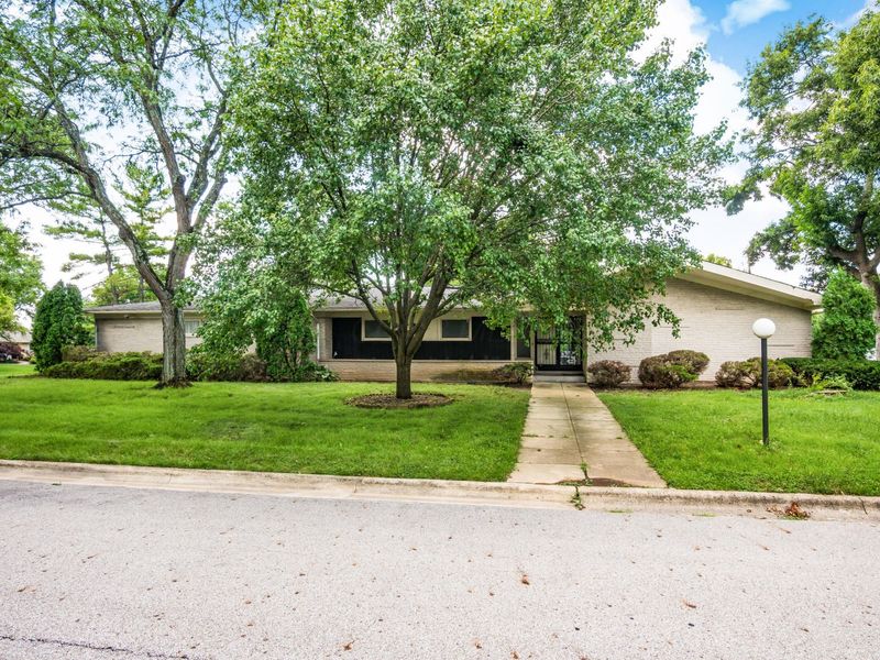 1633 S Roosevelt Avenue, Columbus, OH 43209 Photo 1