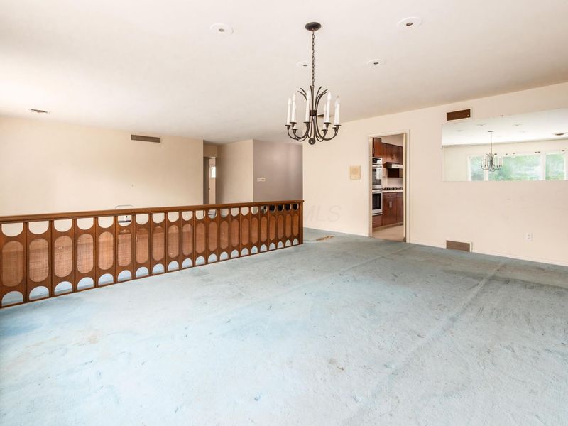 1633 S Roosevelt Avenue, Columbus, OH 43209 Photo 6