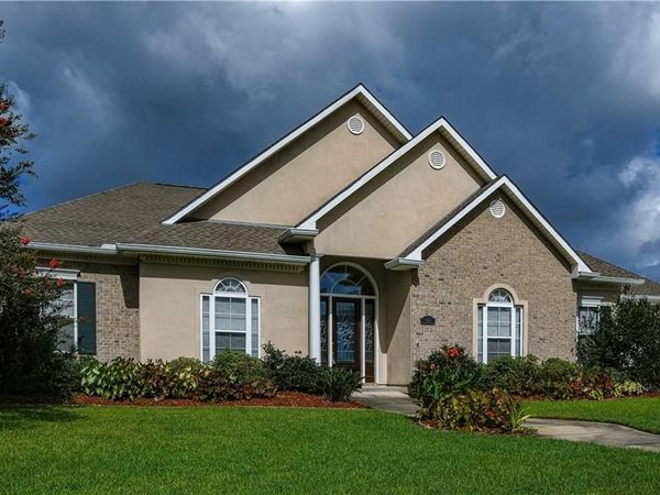 3812 LAKE WINNIPEG Drive , Harvey, LA 70058