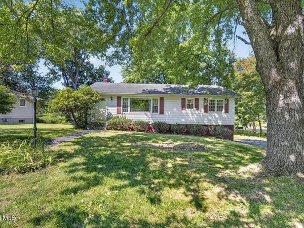 31 Brunswick Park Drive, Troy, NY 12180