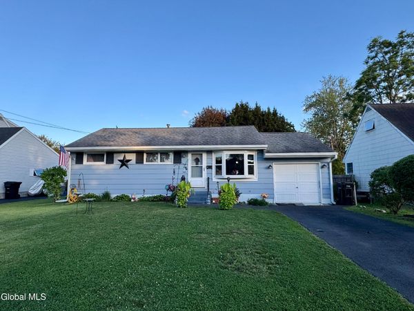 51 Munro Court, Troy, NY 12180