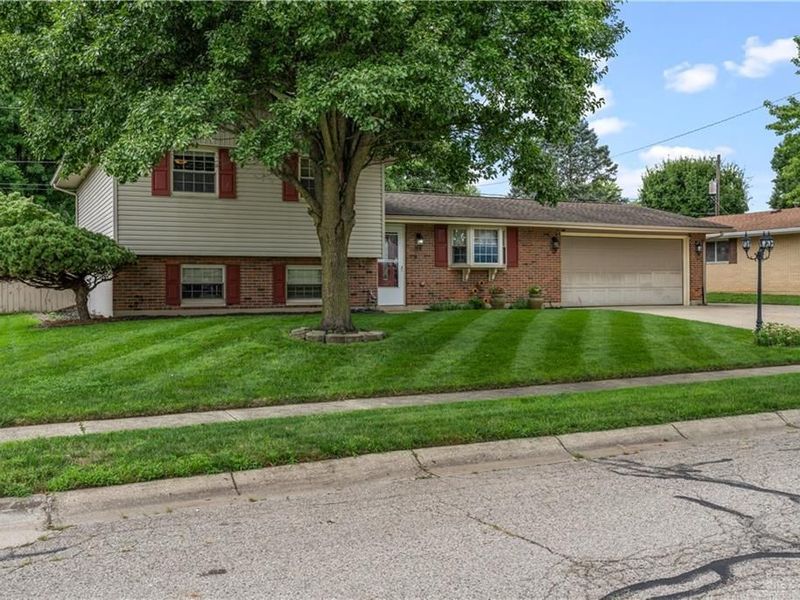 1890 Wilshire Drive, Xenia, OH 45385 Photo 1