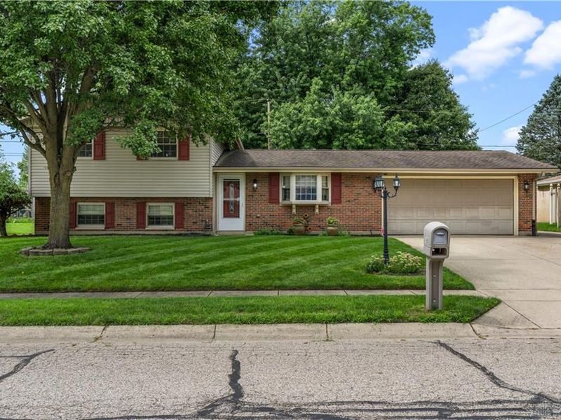 1890 Wilshire Drive, Xenia, OH 45385 Photo 3