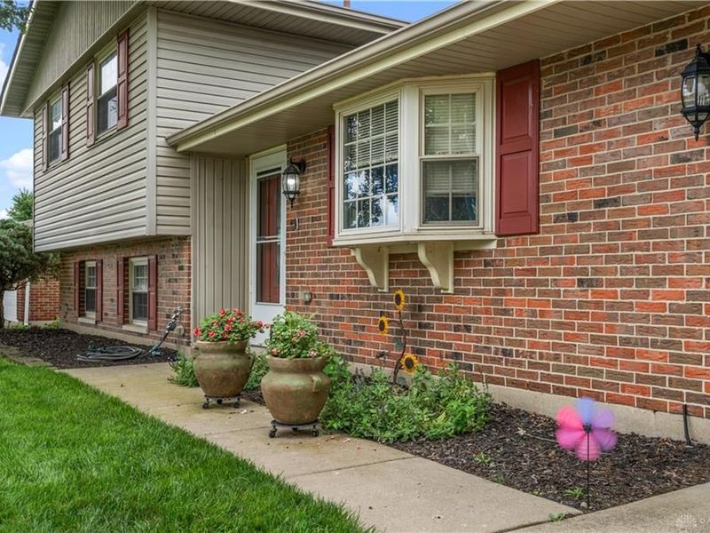 1890 Wilshire Drive, Xenia, OH 45385 Photo 5