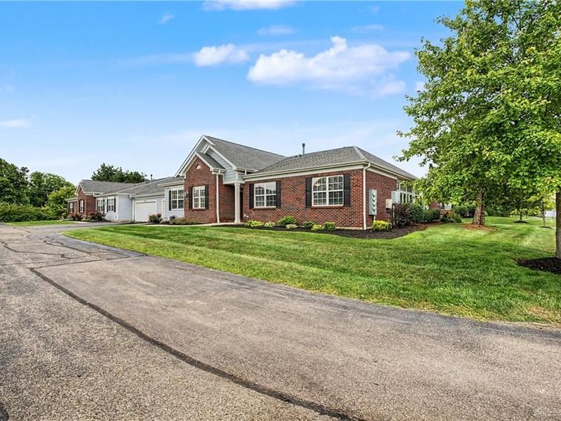 2734 Cedarbrook Way, Beavercreek, OH 45431 Photo 3