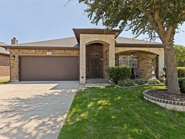 8200 Misty Water Drive, Fort Worth, TX 76131