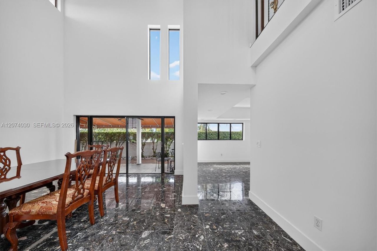 5840 W 3rd Ln, Hialeah, FL 33012 Photo