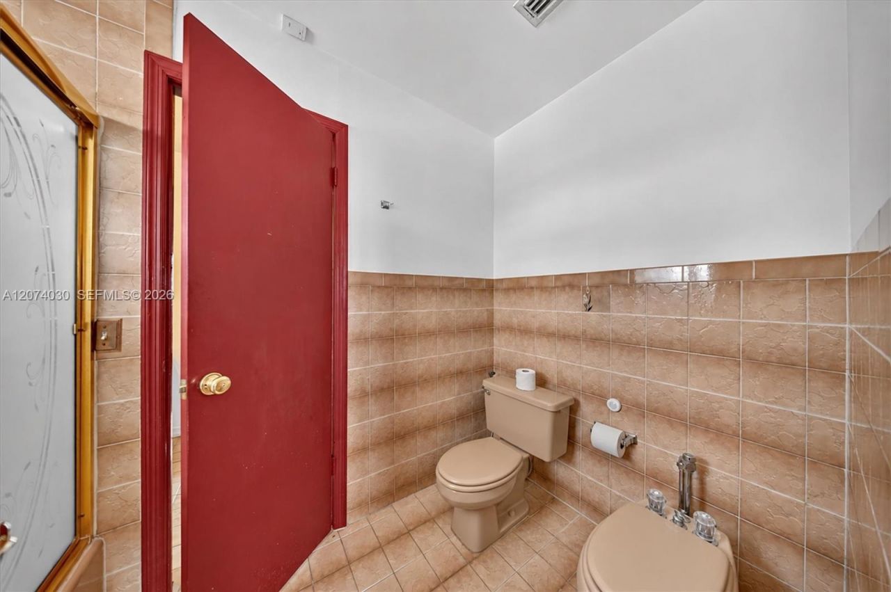 5840 W 3rd Ln, Hialeah, FL 33012 Photo