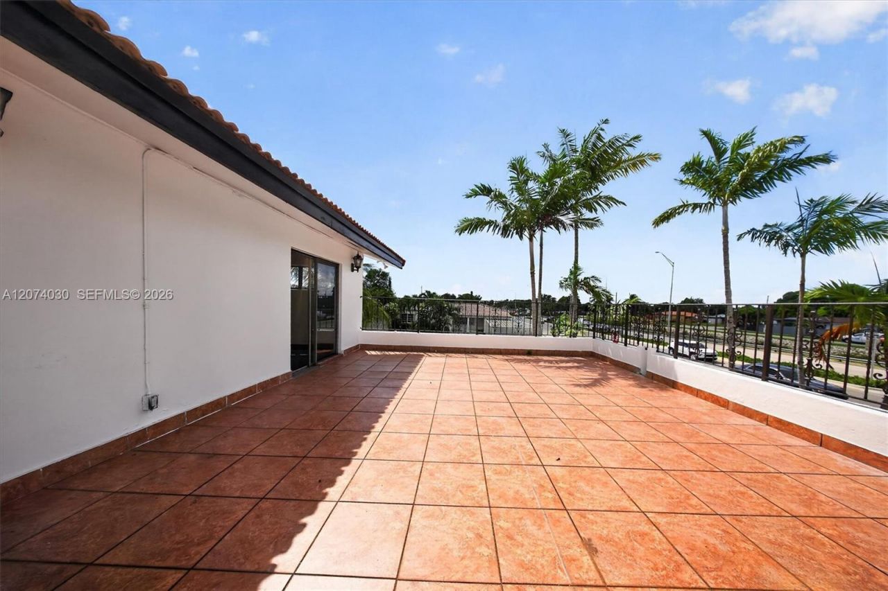 5840 W 3rd Ln, Hialeah, FL 33012 Photo