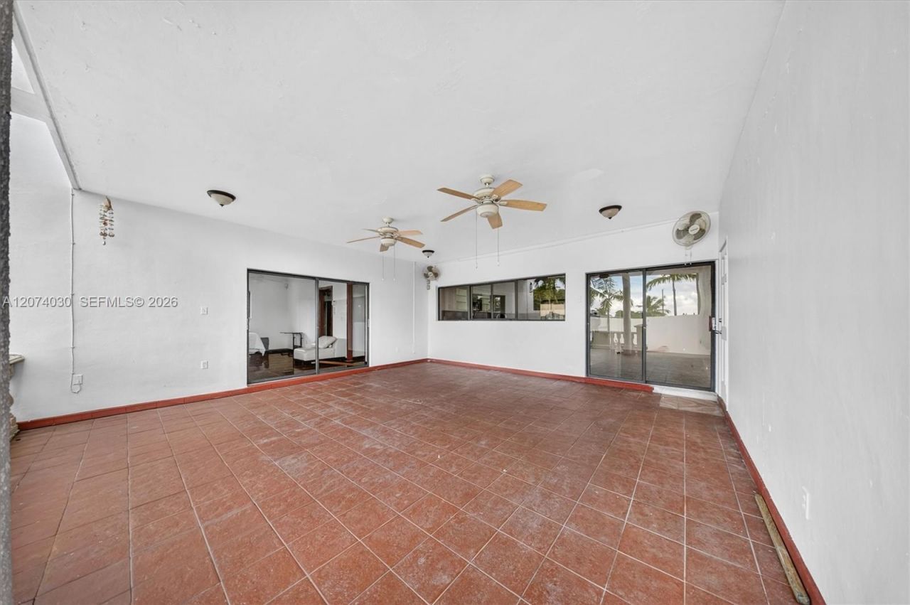 5840 W 3rd Ln, Hialeah, FL 33012 Photo