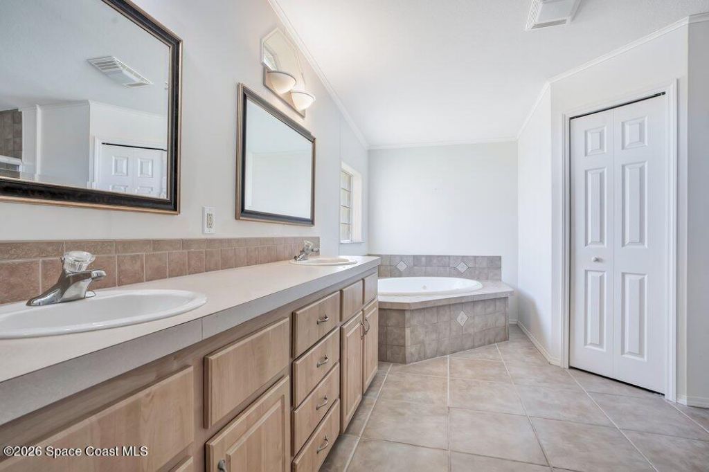 585 Outer Drive, Cocoa, FL 32926 Photo