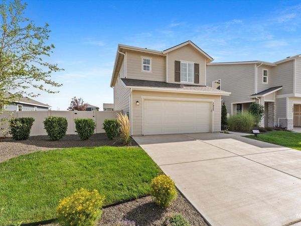 7925 E Beaufort St, Nampa, ID 83687