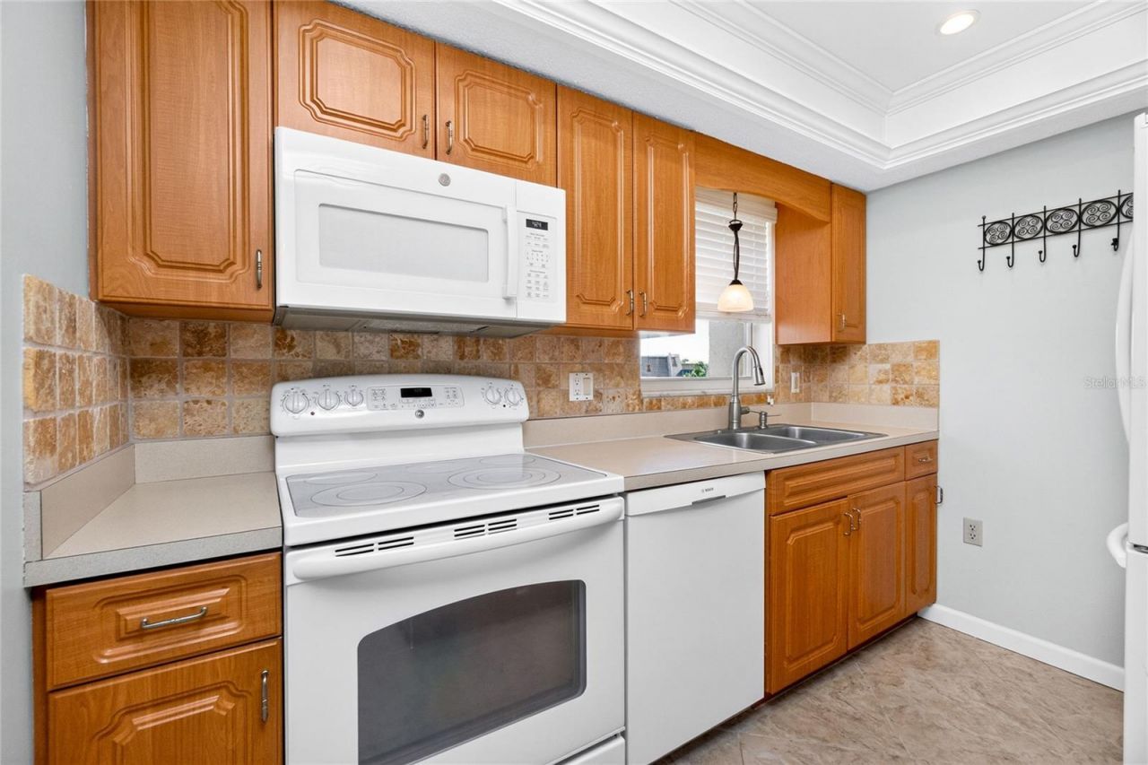 1080 Bal Harbor Boulevard, Unit 7C, Punta Gorda, FL 33950 Photo