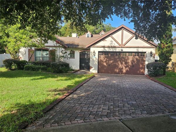 LEESBURG, FL 34788