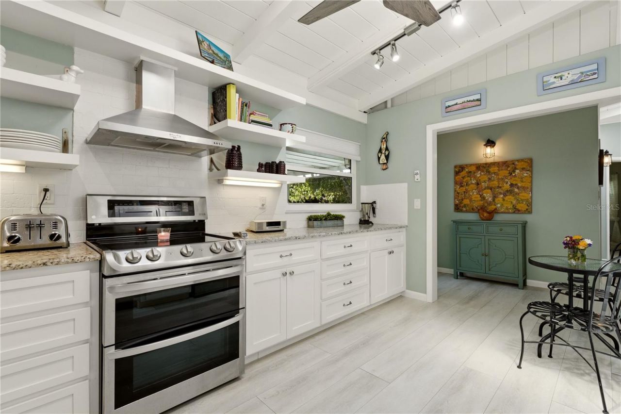 3424 Old Oak Drive, Sarasota, FL 34239 Photo