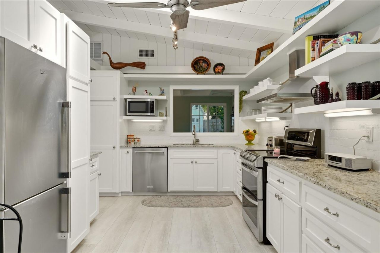 3424 Old Oak Drive, Sarasota, FL 34239 Photo