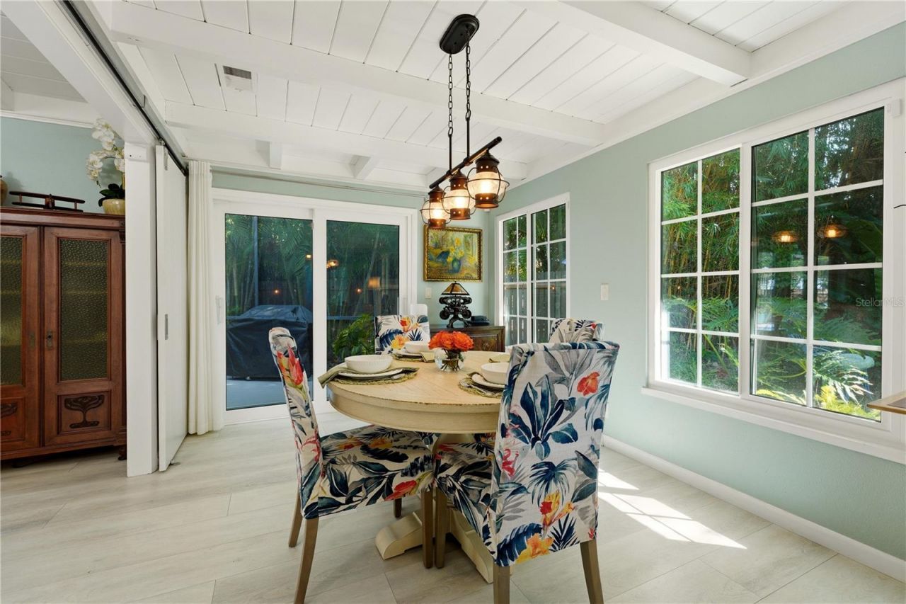 3424 Old Oak Drive, Sarasota, FL 34239 Photo