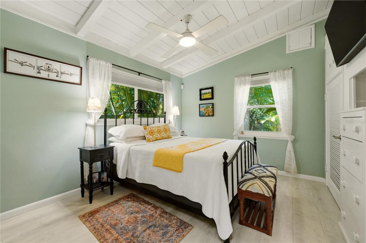 3424 Old Oak Drive, Sarasota, FL 34239 Photo