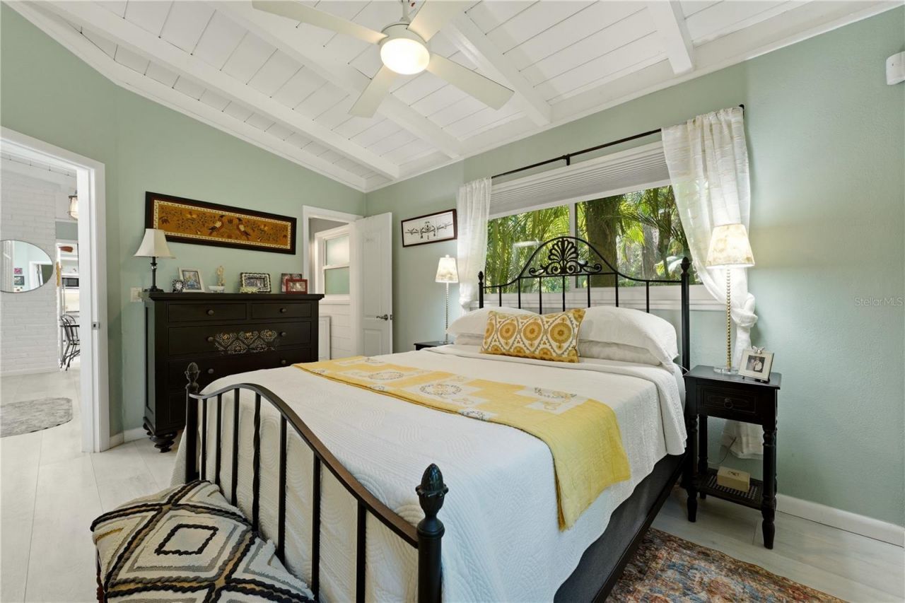 3424 Old Oak Drive, Sarasota, FL 34239 Photo