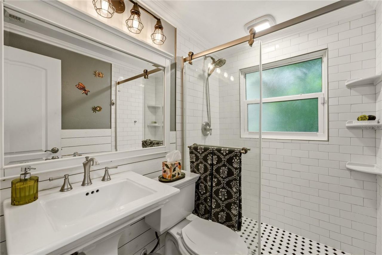 3424 Old Oak Drive, Sarasota, FL 34239 Photo