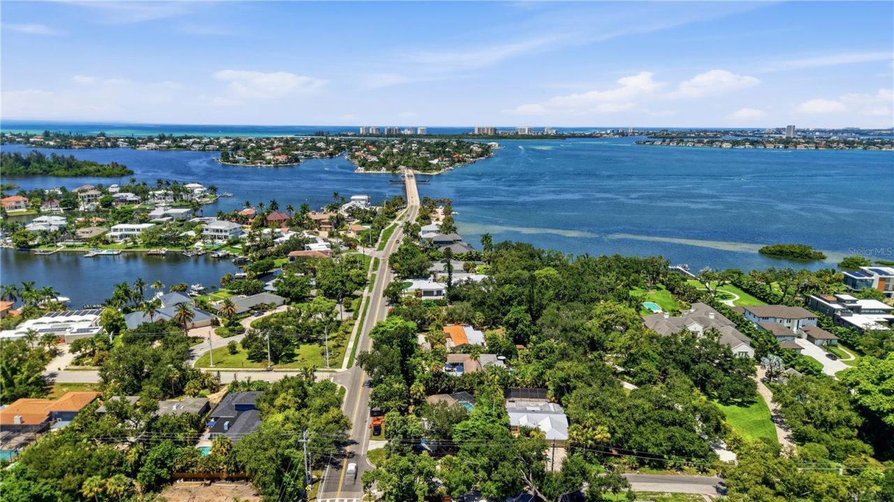 3424 Old Oak Drive, Sarasota, FL 34239 Photo