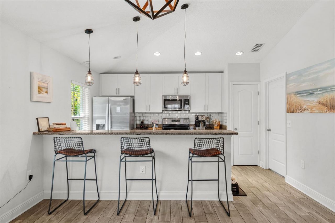 325 Wisconsin Court S, Saint Petersburg, FL 33705 Photo