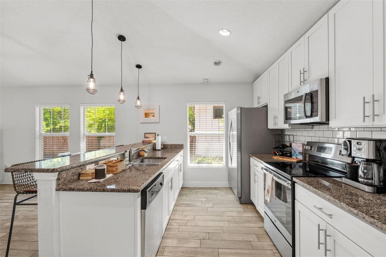 325 Wisconsin Court S, Saint Petersburg, FL 33705 Photo