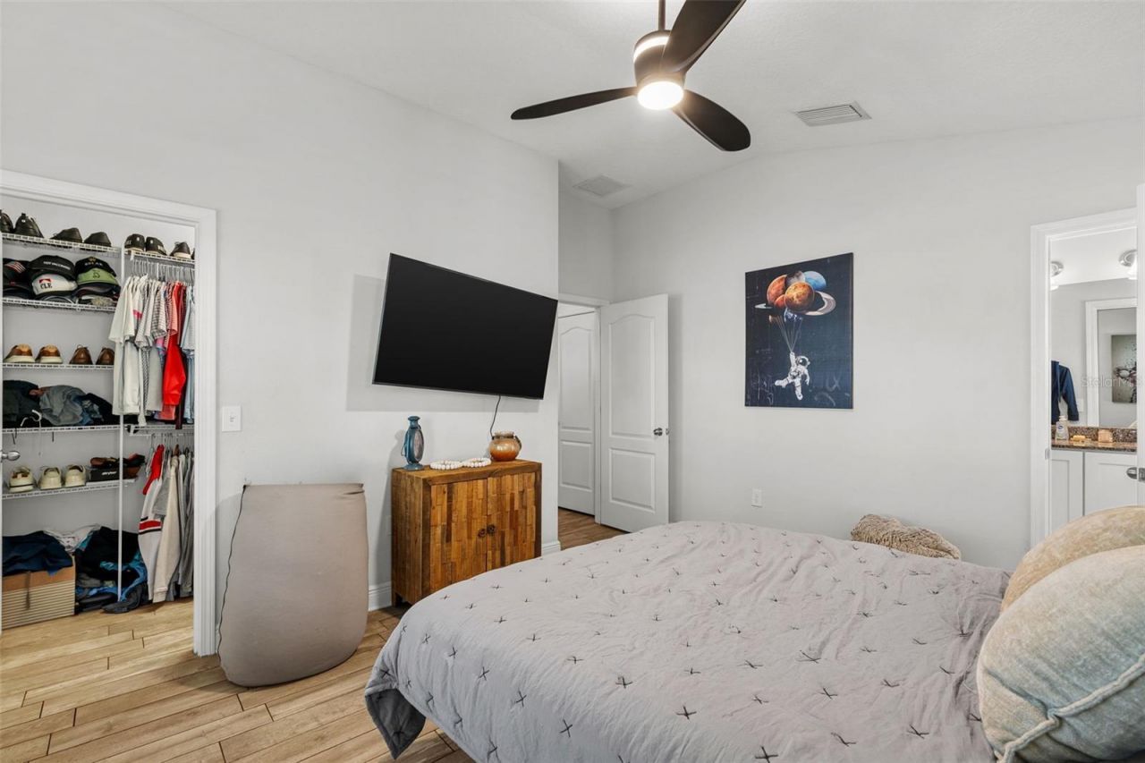 325 Wisconsin Court S, Saint Petersburg, FL 33705 Photo