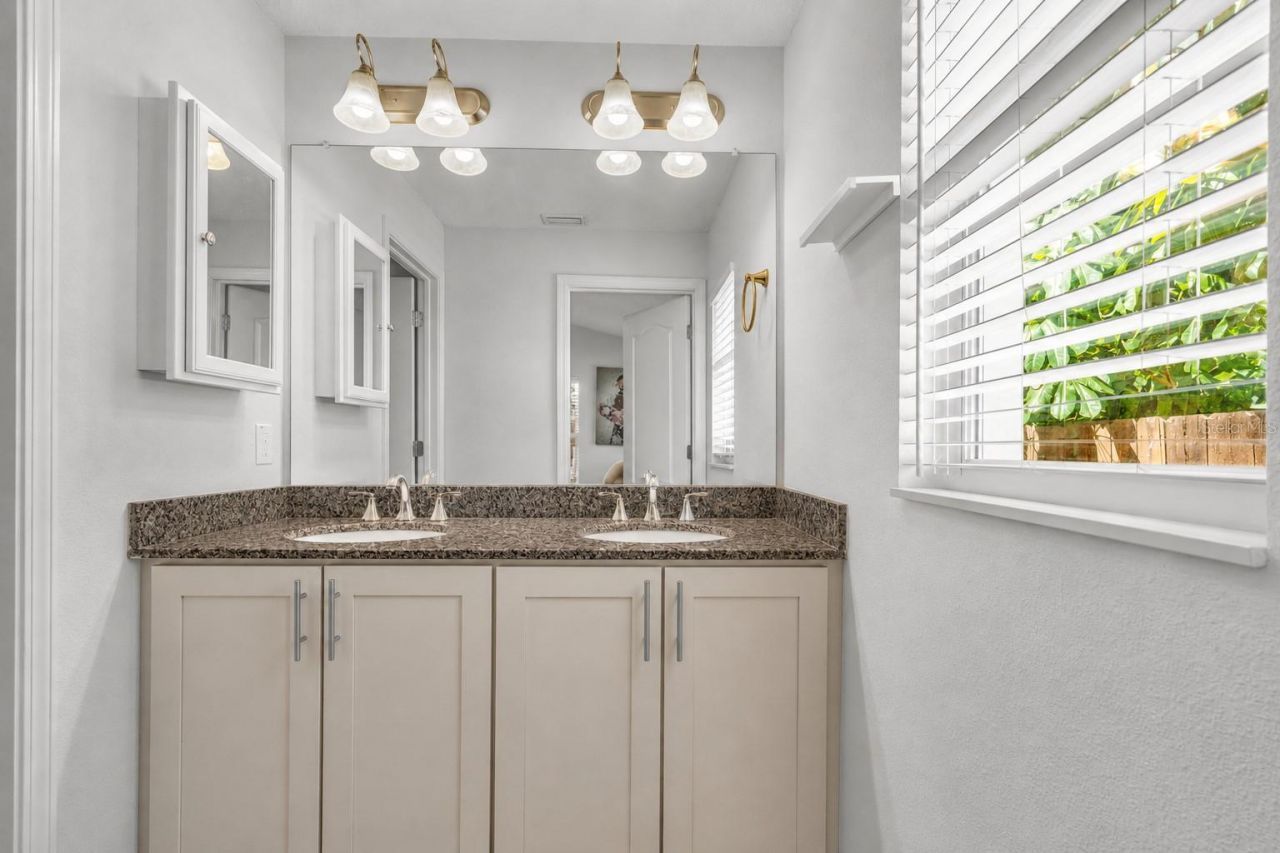 325 Wisconsin Court S, Saint Petersburg, FL 33705 Photo
