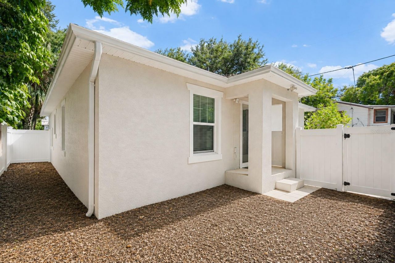 325 Wisconsin Court S, Saint Petersburg, FL 33705 Photo